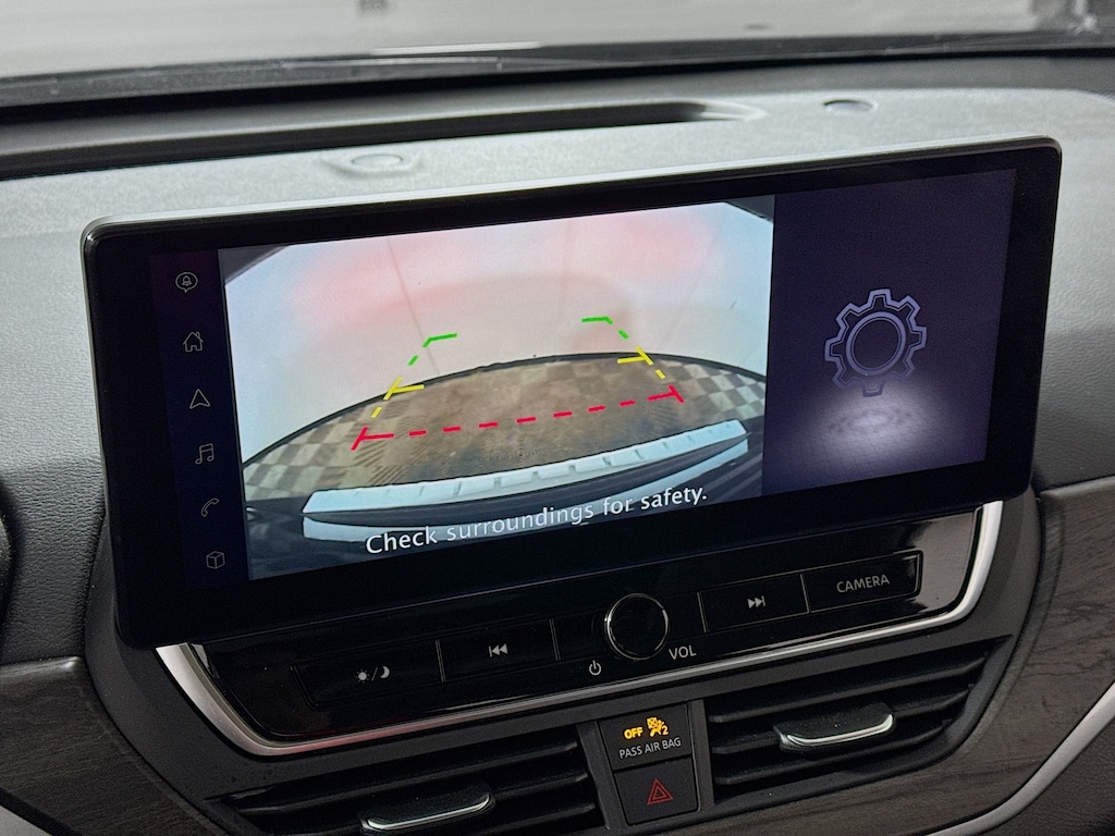 Used 2023 Nissan Altima 2.5 SV AWD w/Navigation,Heated Seats,Sunroof Sedan