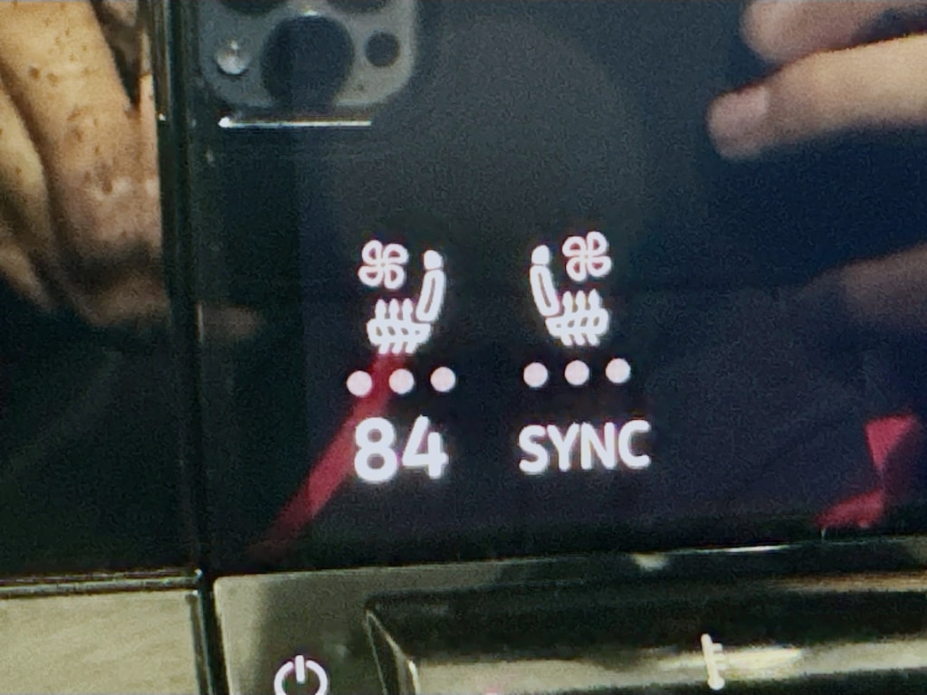 Used 2024 Volkswagen Atlas Cross Sport 2.0T SE 4MOTION w/Heated Leather SUV