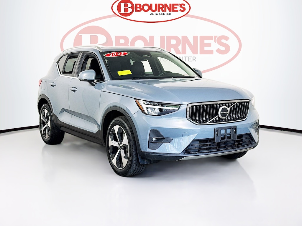 Used 2023 Volvo XC40 B5 AWD Plus Bright Theme w/Nav,Leather,Pano Sunroof SUV