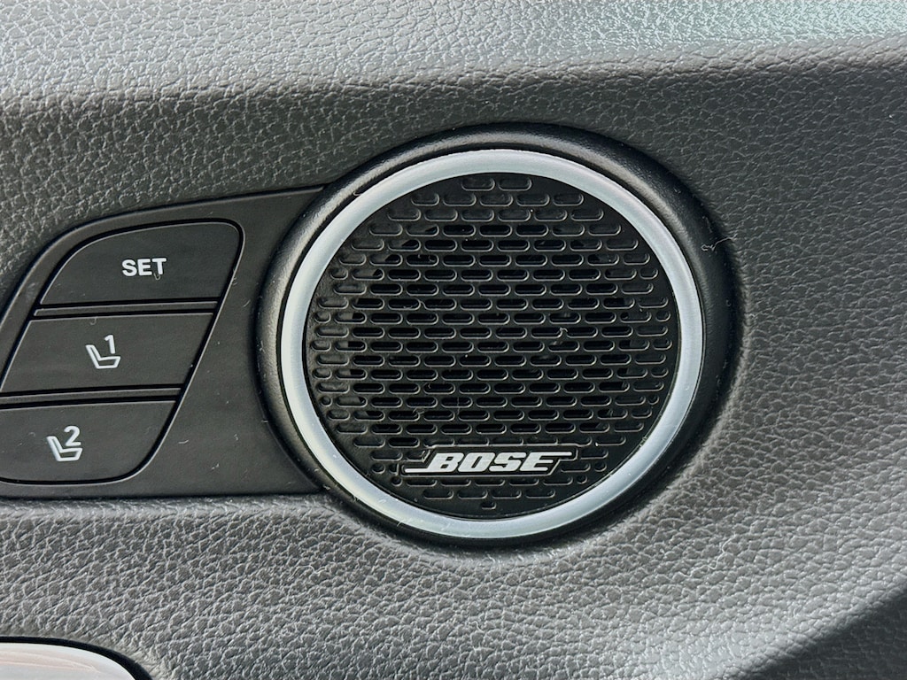 Used 2023 Hyundai Sonata Limited w/Smart Park,Navi,Leather,Pano Sunroof Sedan