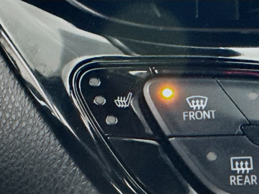 Used 2018 Toyota C-HR XLE Premium AWD w/Heated Seats SUV