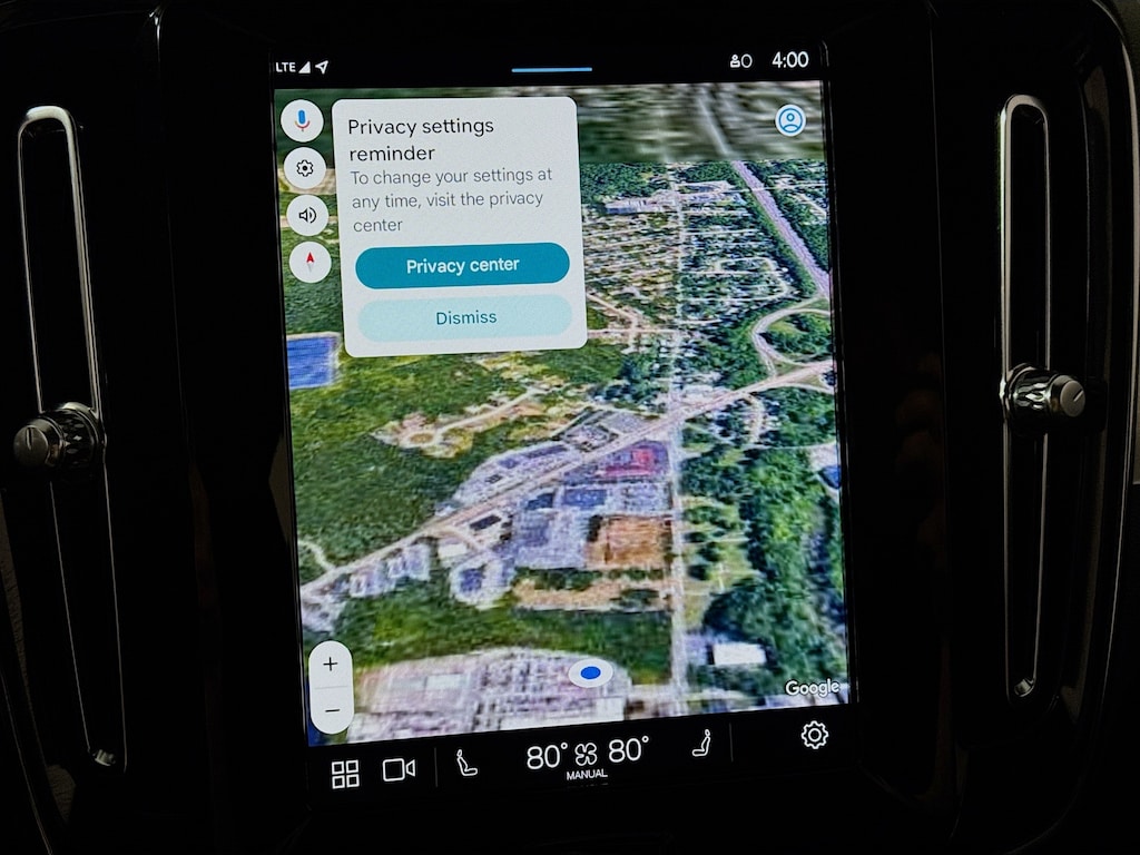 Used 2025 Volvo XC40 B5 Core Bright AWD w/Navi,Heated Seats,Pano Roof SUV