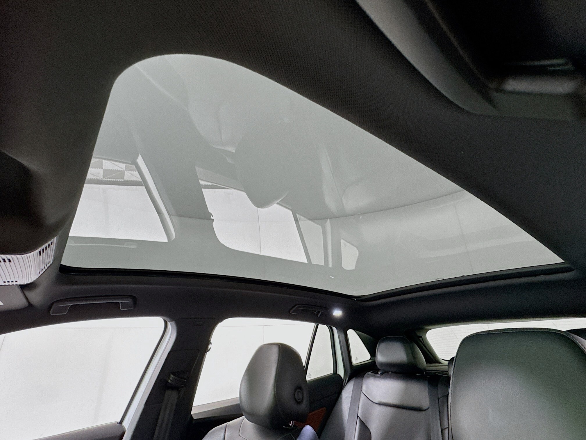 2021 Volkswagen ID.4 Pro S photo 4