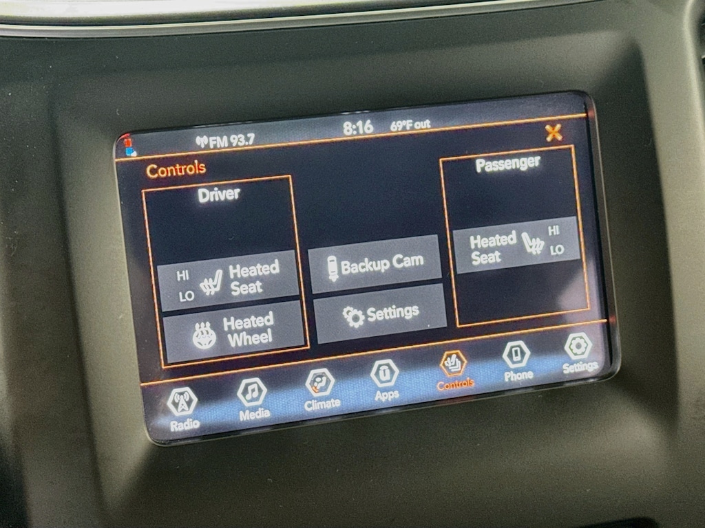 Used 2019 Jeep Cherokee Latitude Plus 4x4 w/Heated Seats SUV