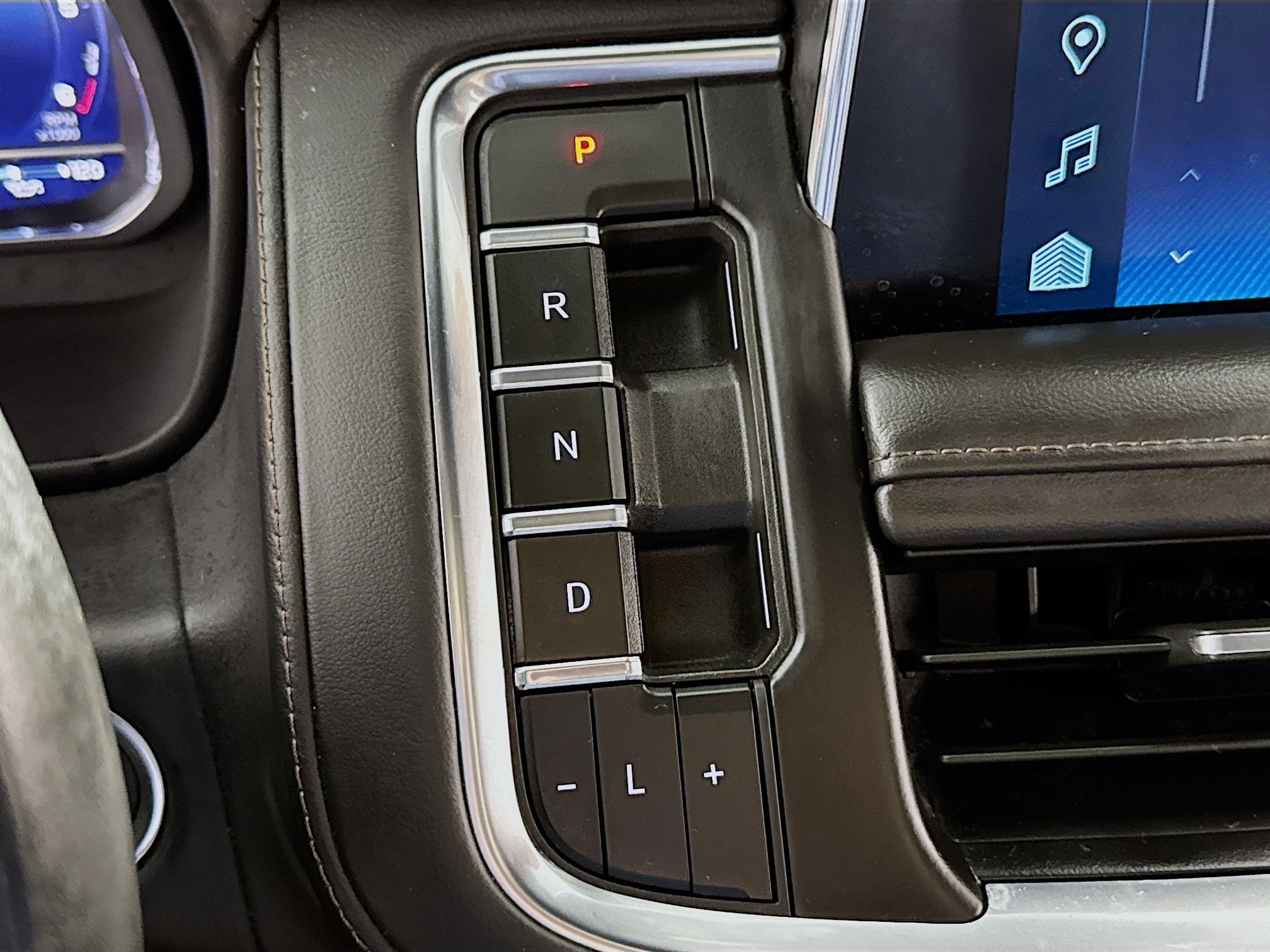 2023 Chevrolet Suburban High Country - Photo 21