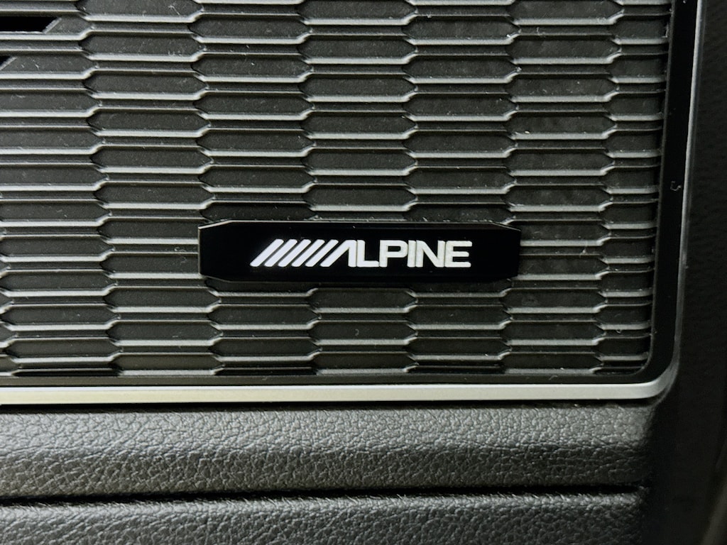 Used 2022 Jeep Grand Cherokee Limited 4x4 w/Navigation,Heated Leather,Pano Roof SUV