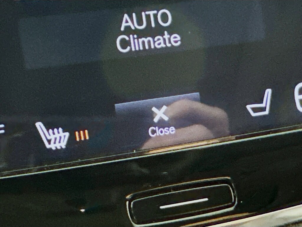 Used 2019 Volvo XC90 T5 Momentum AWD w/Heated Leather,Pano Sunroof SUV