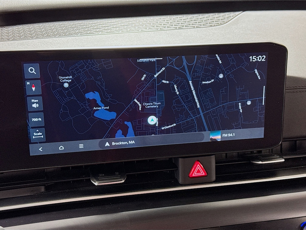 Used 2025 Kia Carnival LXS w/Heated Leather,Android & Apple Carplay Van Passenger Van