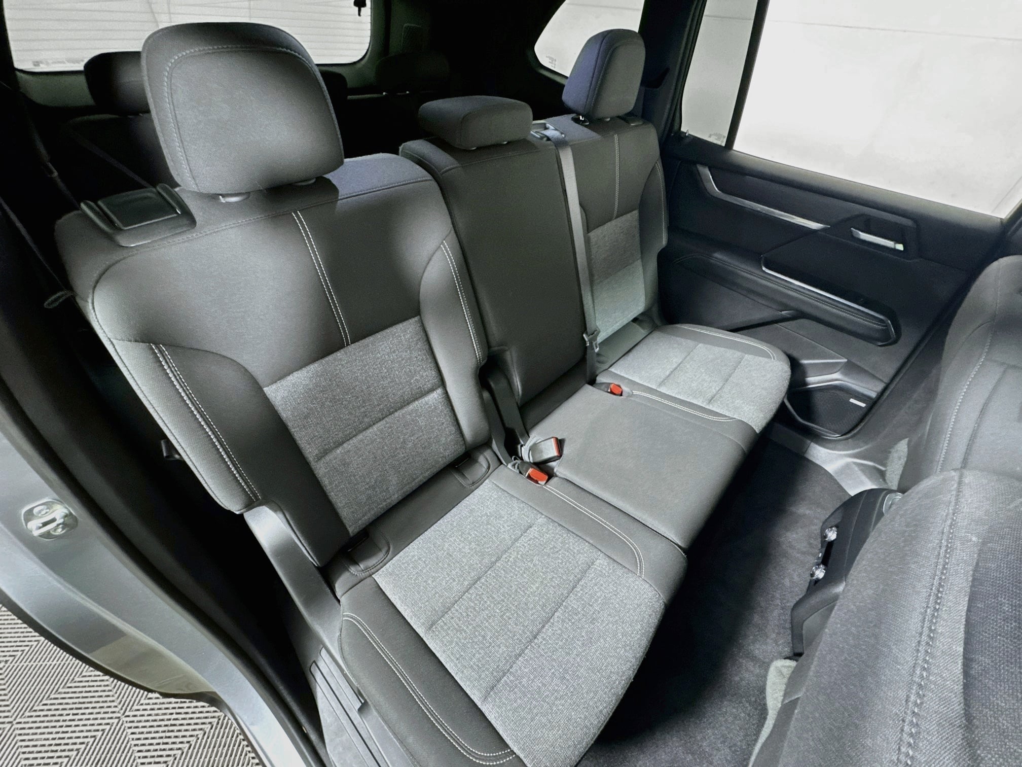 2025 GMC Acadia Elevation - Photo 29