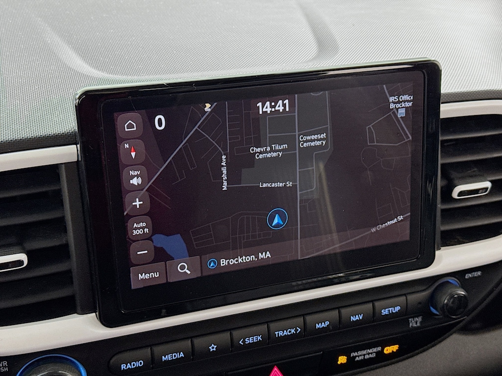 Used 2023 Hyundai Venue Limited w/Navigation,Heated Seats,Remote Start SUV