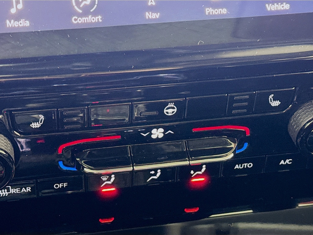 Used 2023 Jeep Grand Cherokee L Limited 4x4 w/Navigation,Heated Leather,Pano Roof SUV