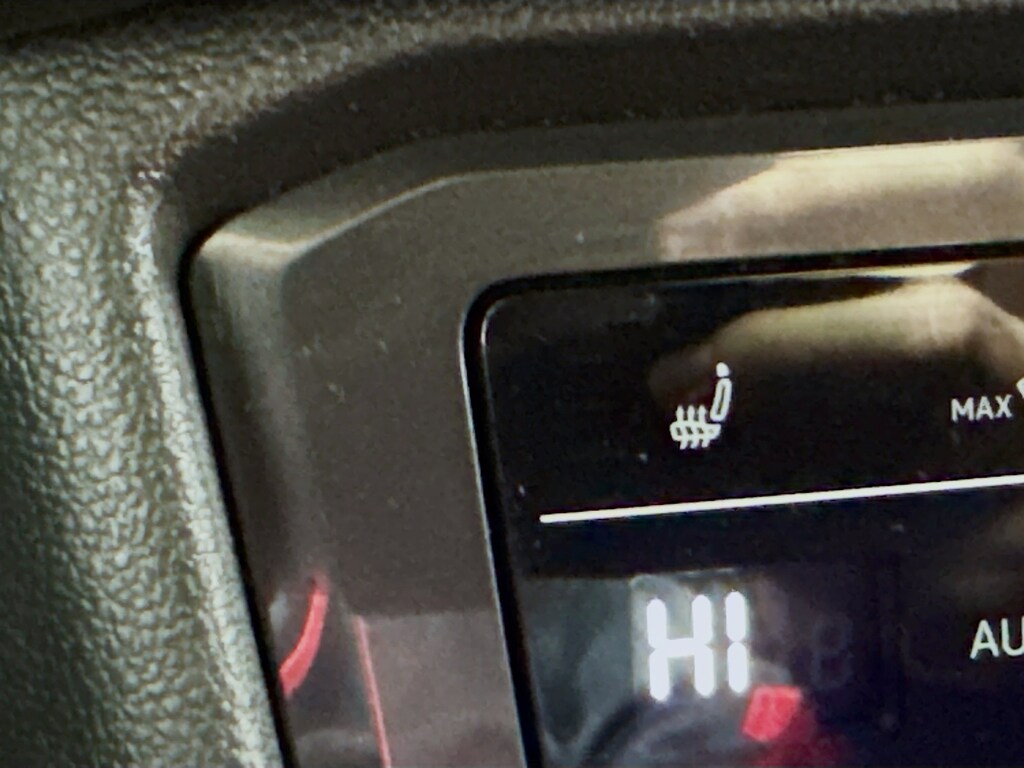 Used 2022 Volkswagen Tiguan 2.0T SE 4MOTION AWD w/Heated Leather,Pano Sunroof SUV