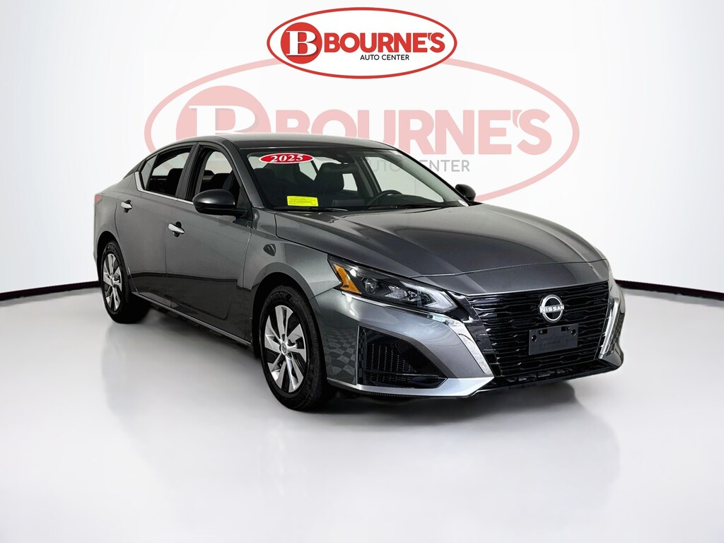 Used 2025 Nissan Altima S w/Android Auto & Apple Carplay Sedan