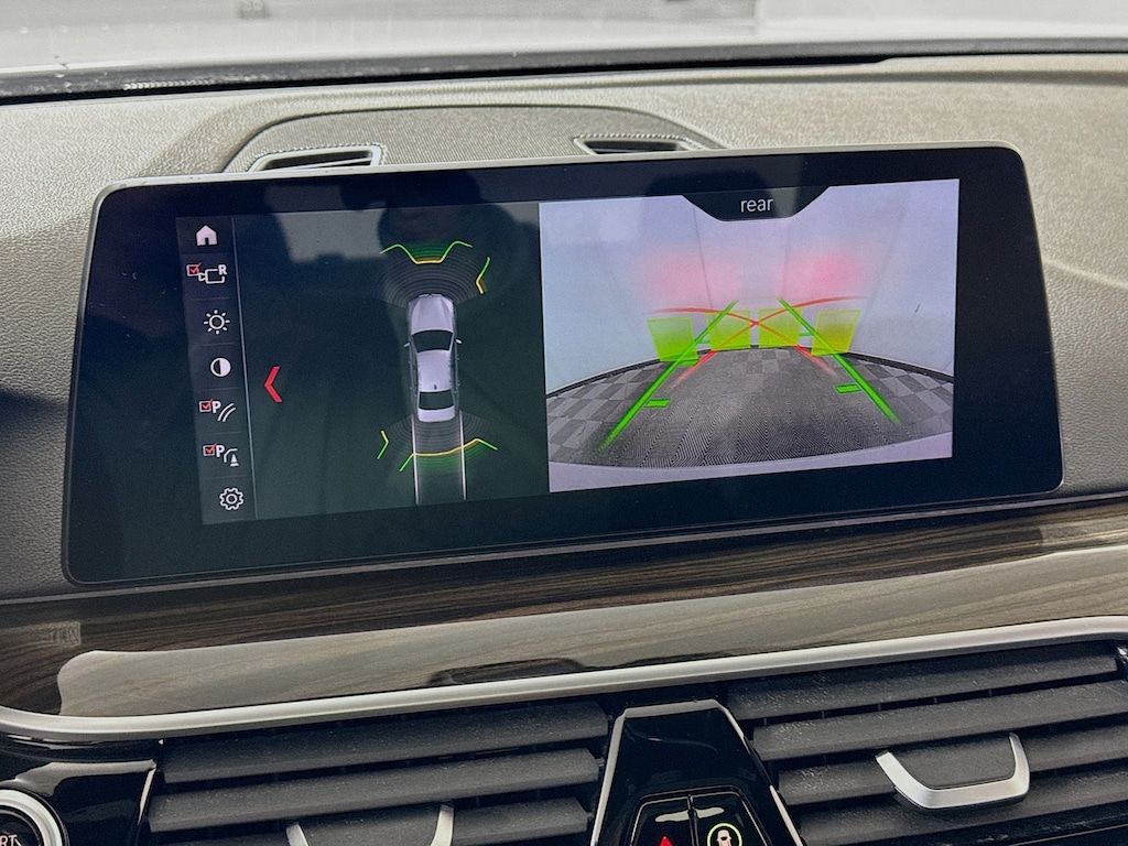 Used 2019 BMW 530i xDrive w/Navigation,Leather,Pano Sunroof Sedan