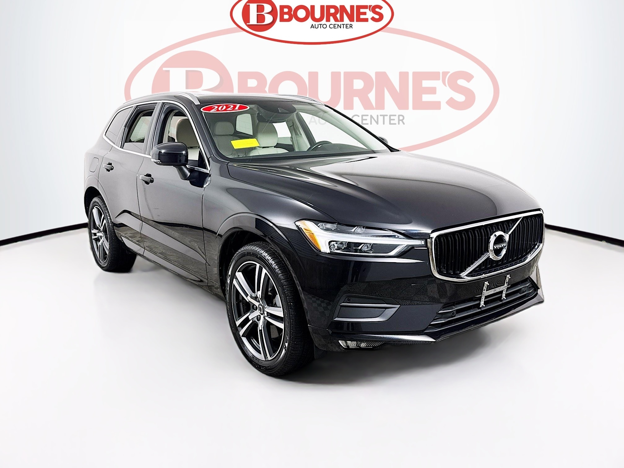2021 Volvo XC60 Momentum's photo