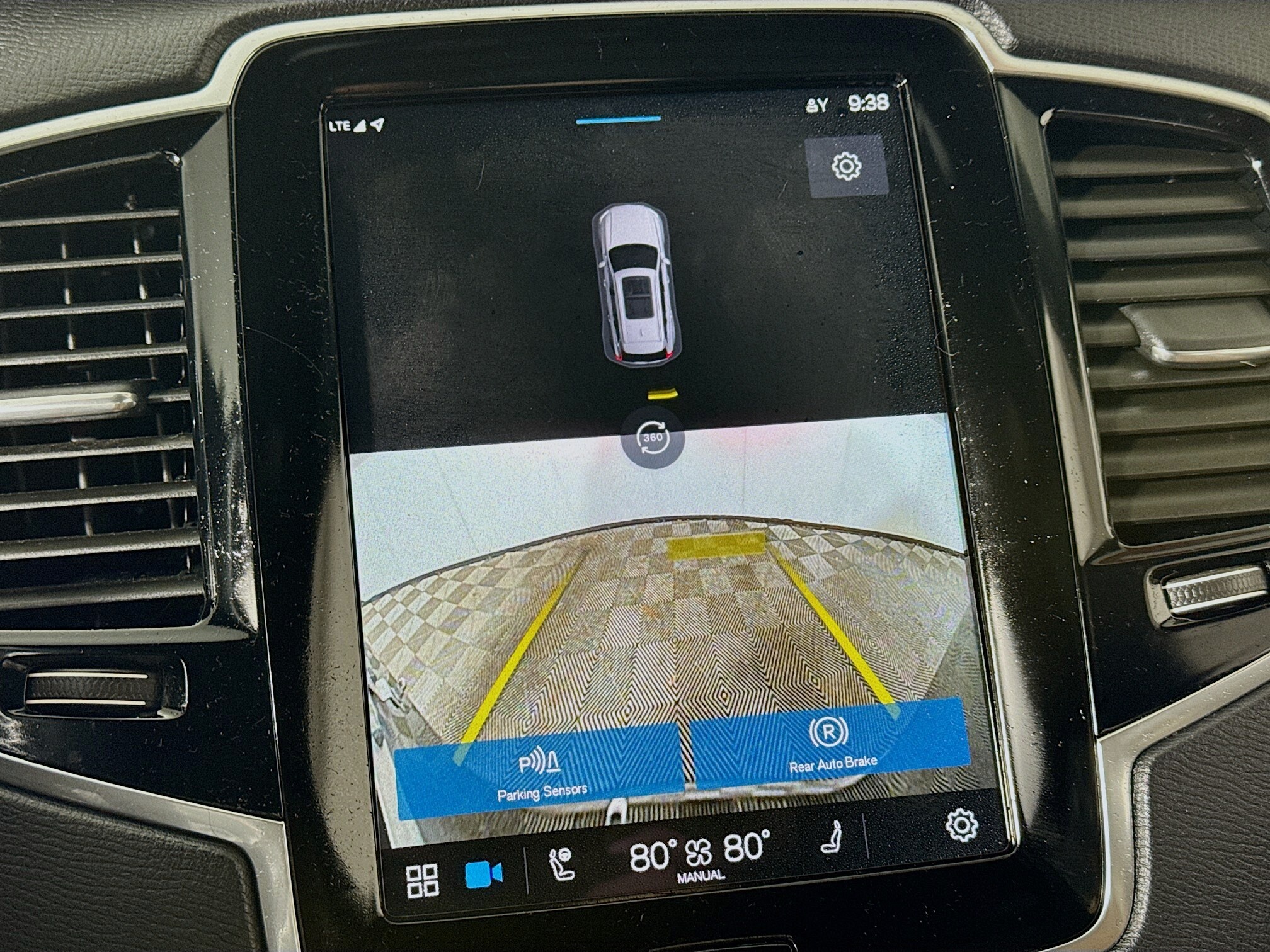 2023 Volvo XC90 AWD Plus photo 3