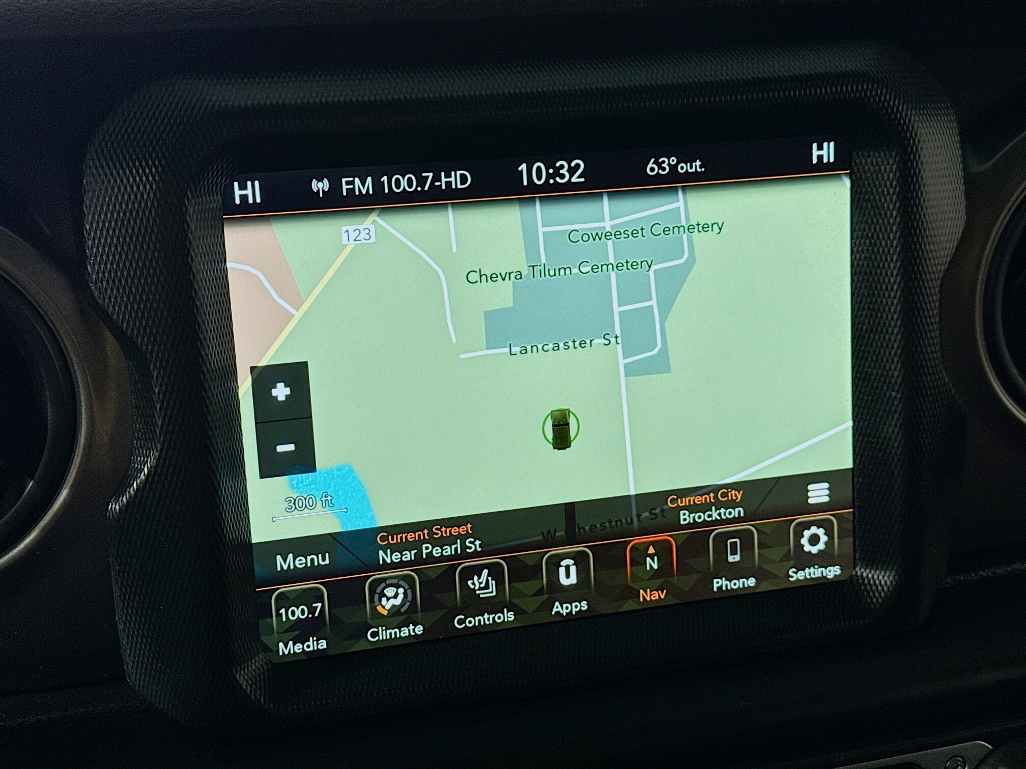 2021 Jeep Wrangler Willys W photo 2