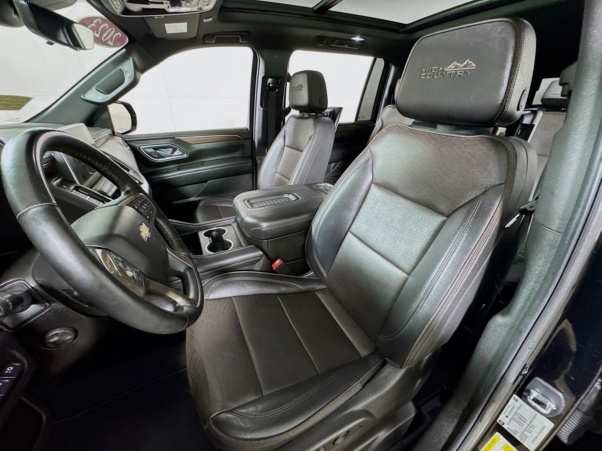 2023 Chevrolet Suburban High Country - Photo 16
