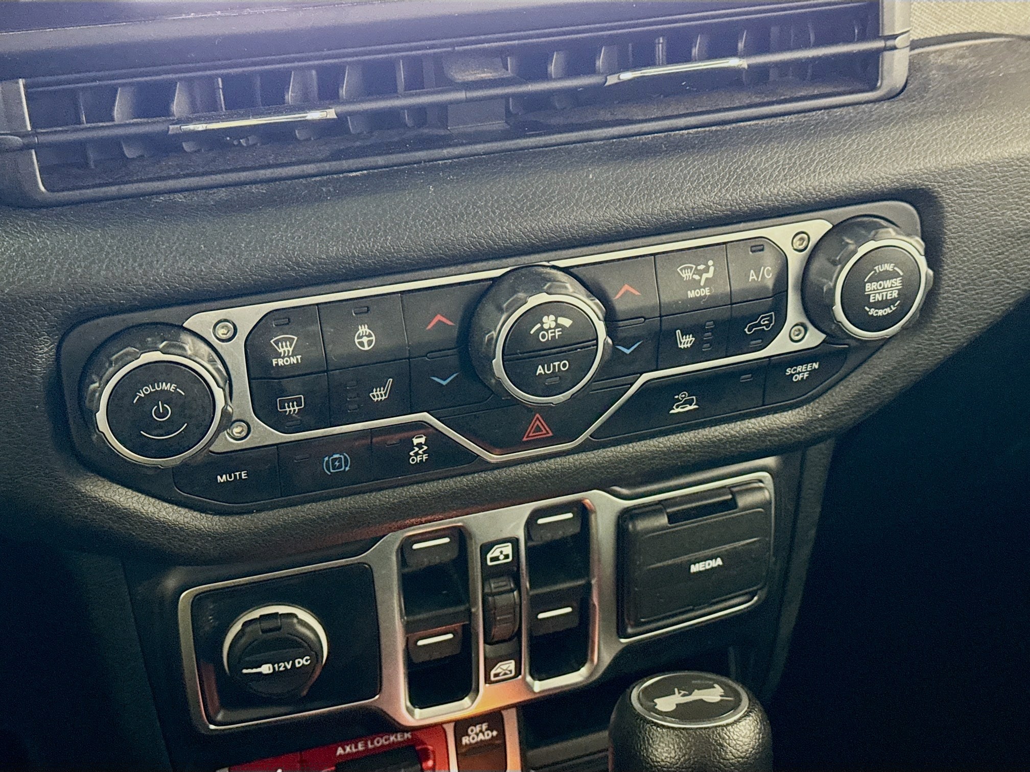 2024 Jeep Wrangler 4xe Willys 4XE - Photo 17