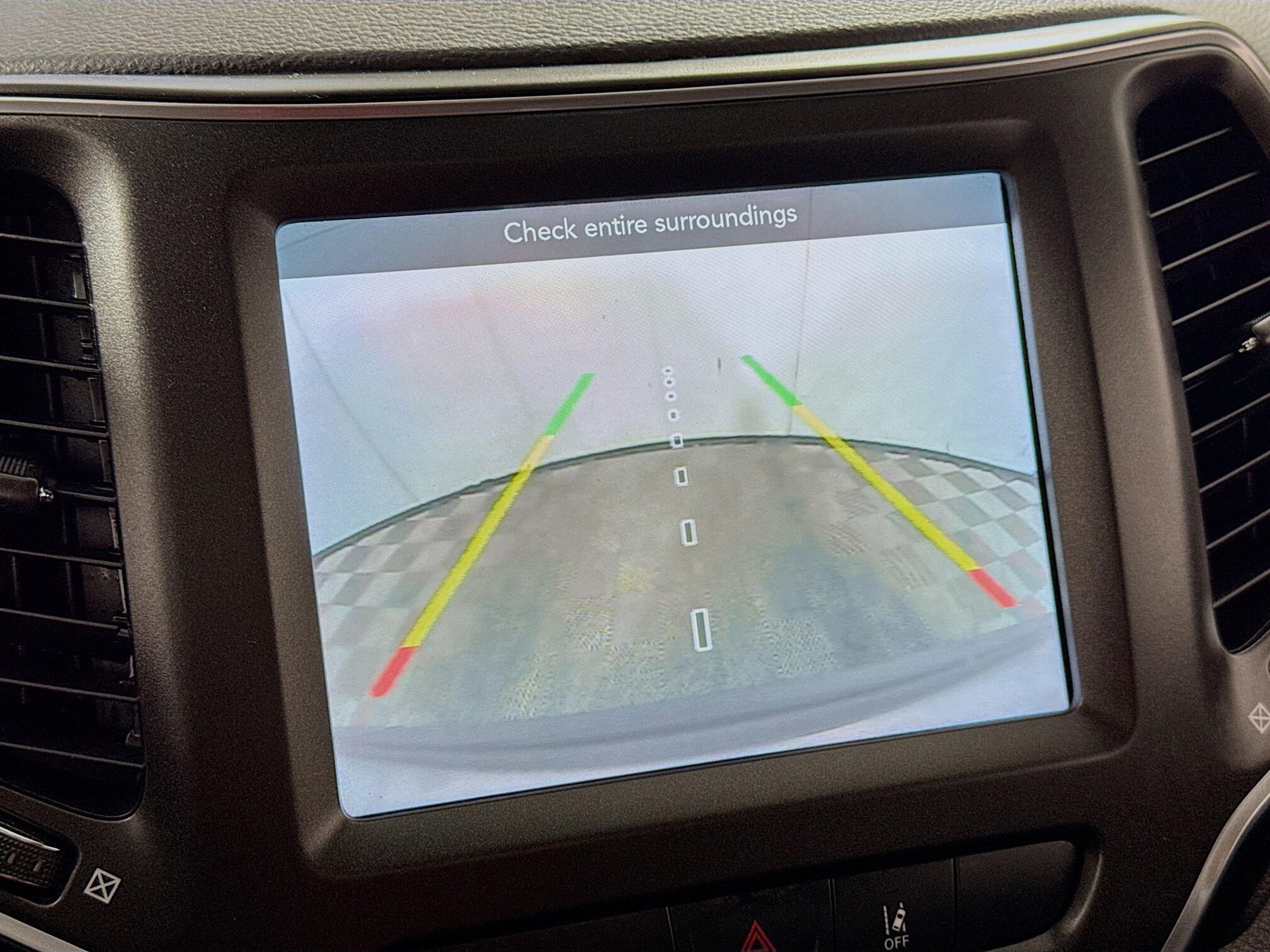 2022 Jeep Cherokee Trailhawk photo 2