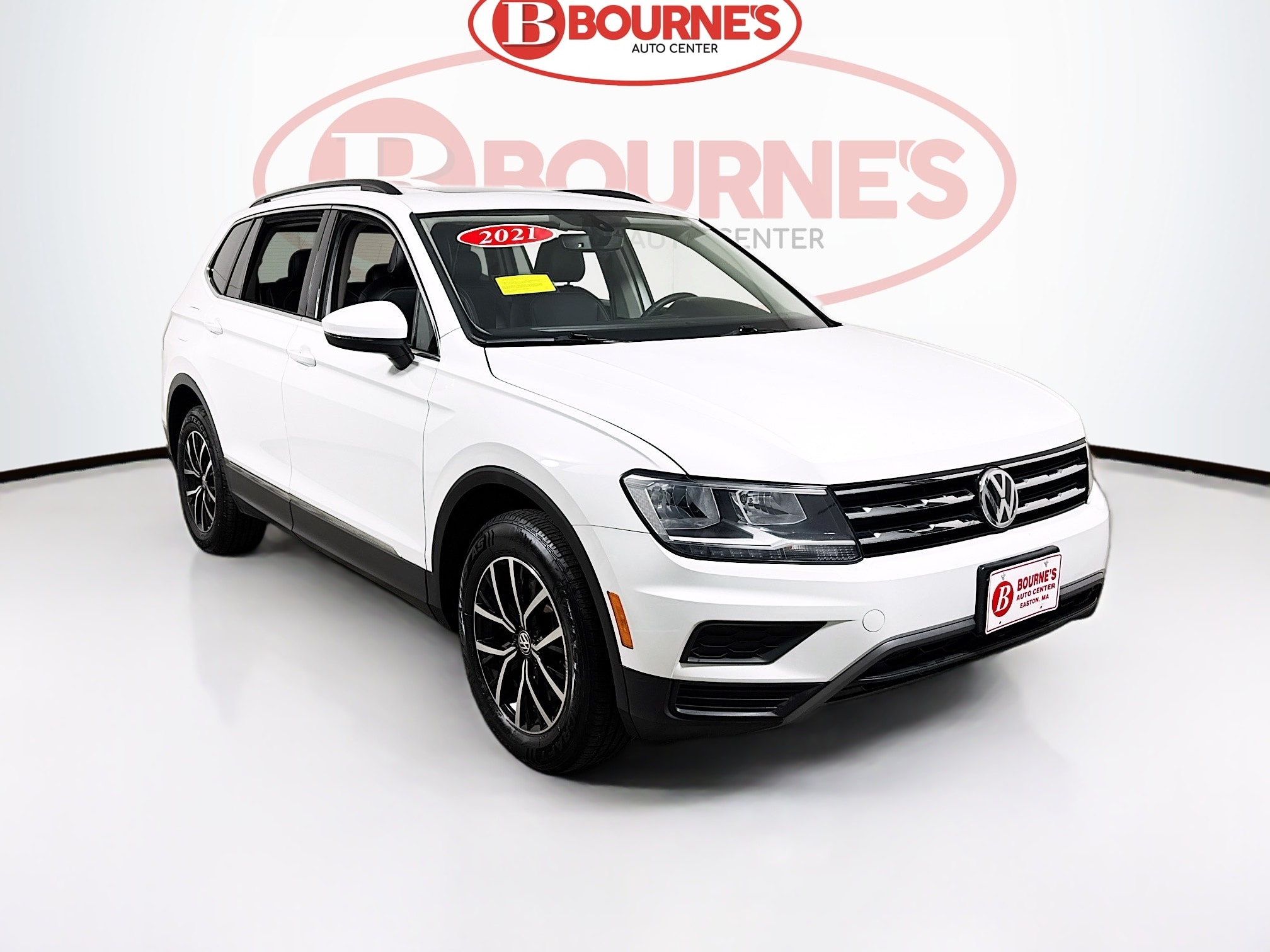 2021 Volkswagen Tiguan SE's photo