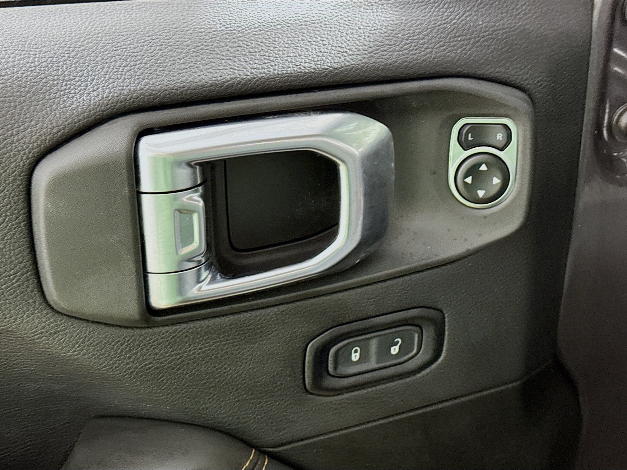 2025 Jeep Wrangler 4xe Sahara 4XE - Photo 19