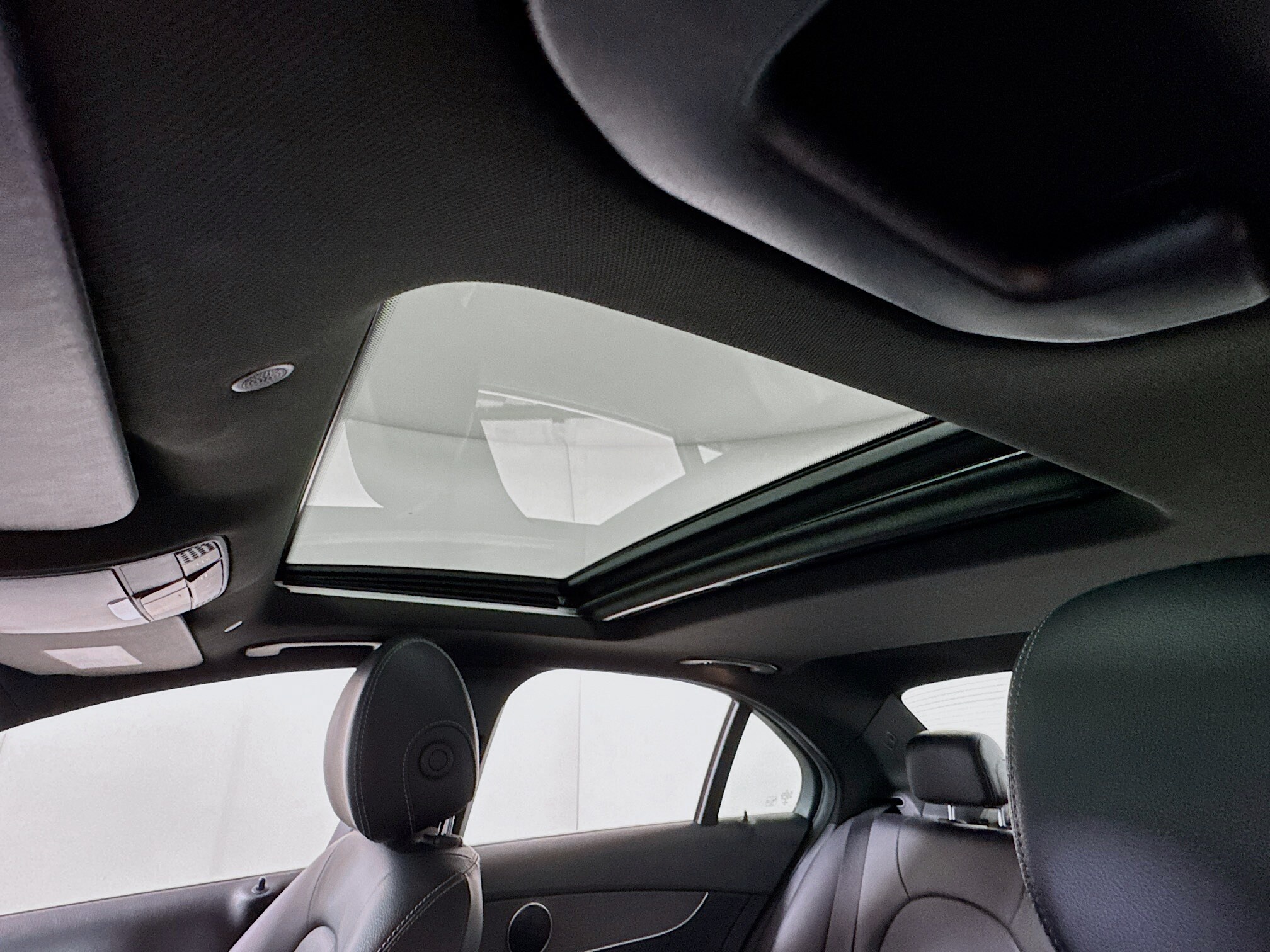 2019 Mercedes Benz C 300 4MATIC photo 4