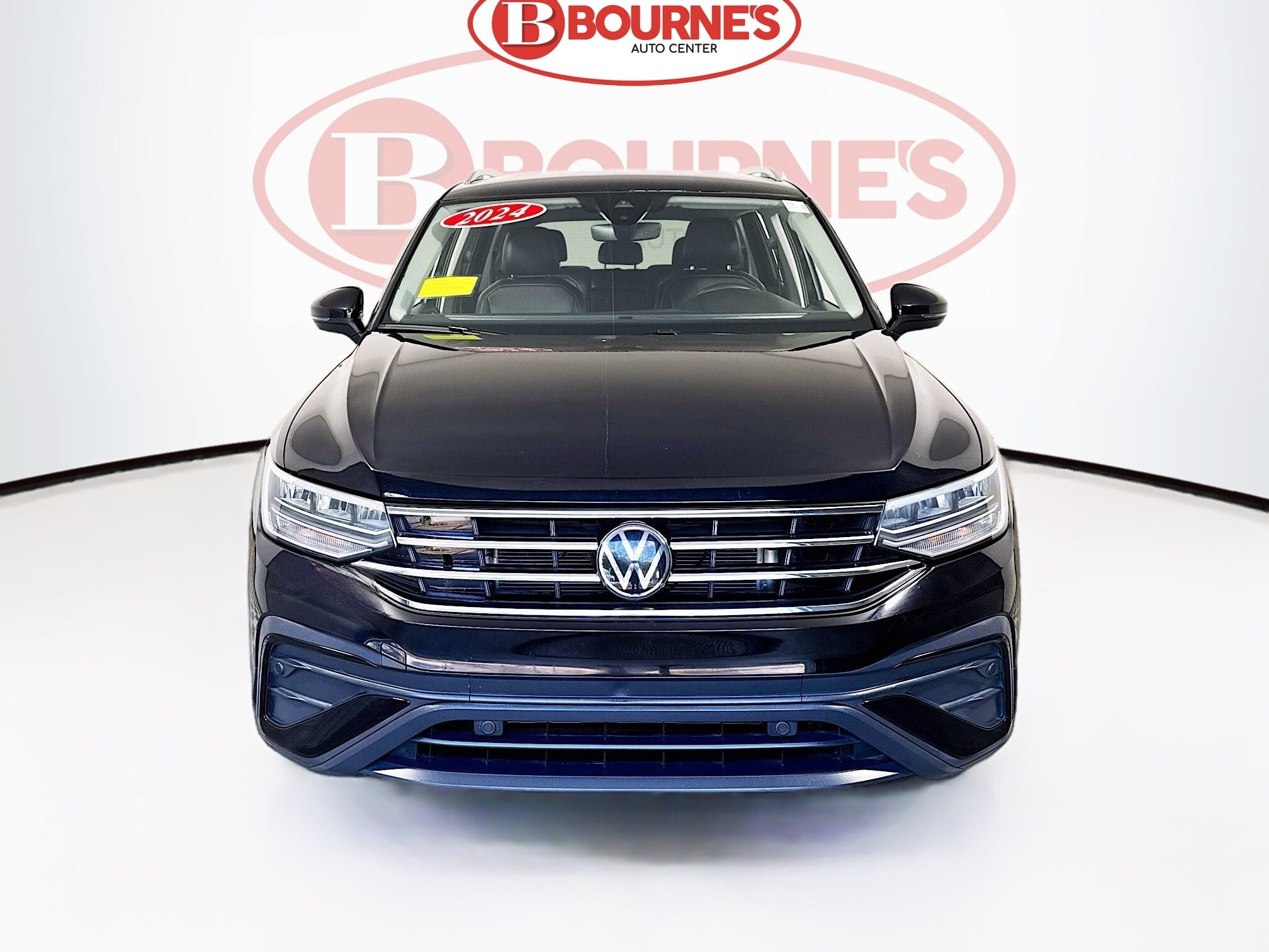 2024 Volkswagen Tiguan SE Wolfsburg Edition photo 4