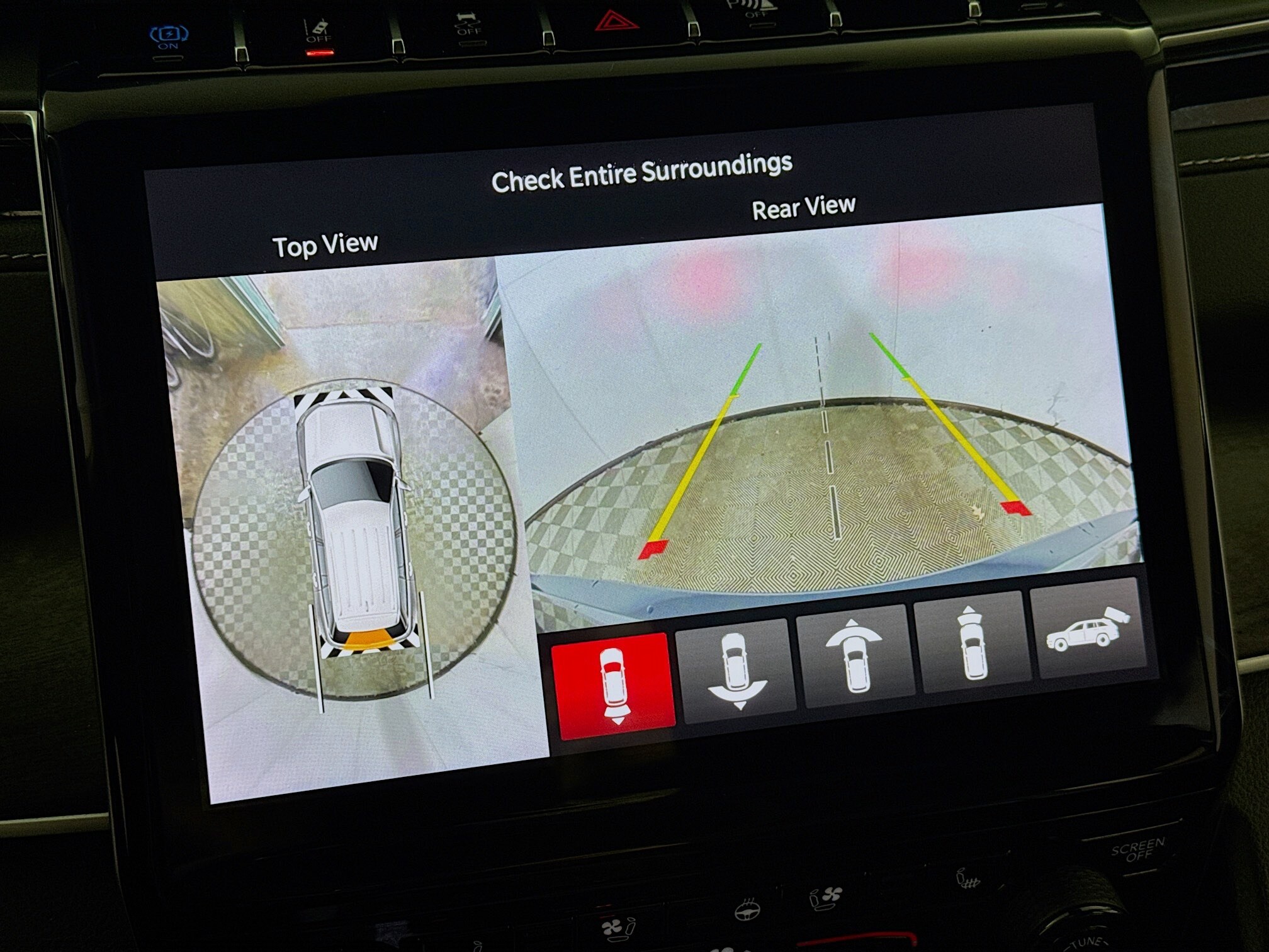 2023 Jeep Cherokee 80th Anniversary Edition photo 3