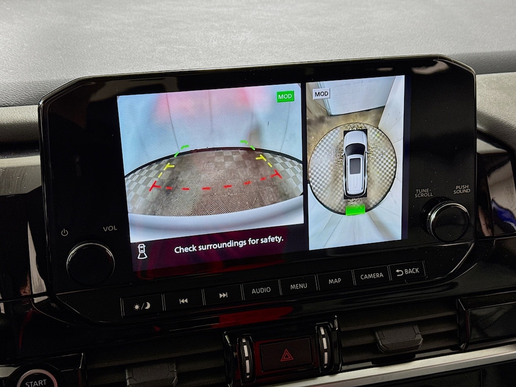 Used 2023 Nissan Pathfinder SL 4WD w/Navigation,Heated Leather & Wheel SUV