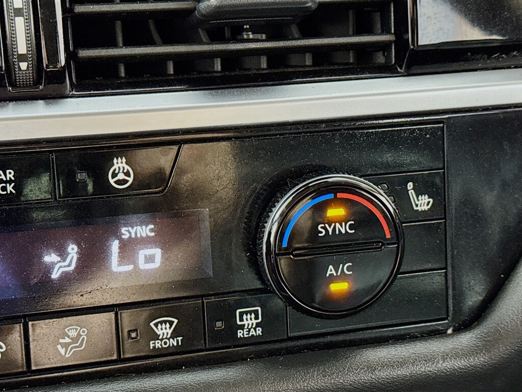 Used 2024 Nissan Pathfinder SL 4WD Black Appearance w/Nav,Heated Leather & Wheel SUV