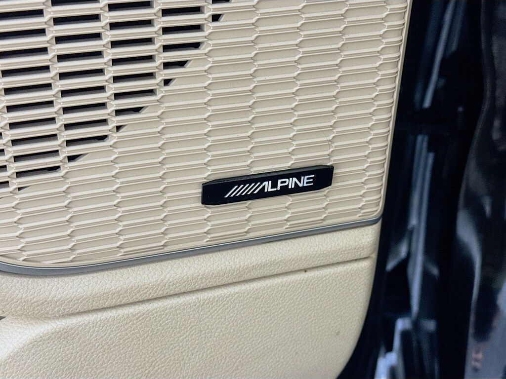 Used 2022 Jeep Grand Cherokee Limited 4x4 w/Navigation,Leather, Pano Sunroof SUV