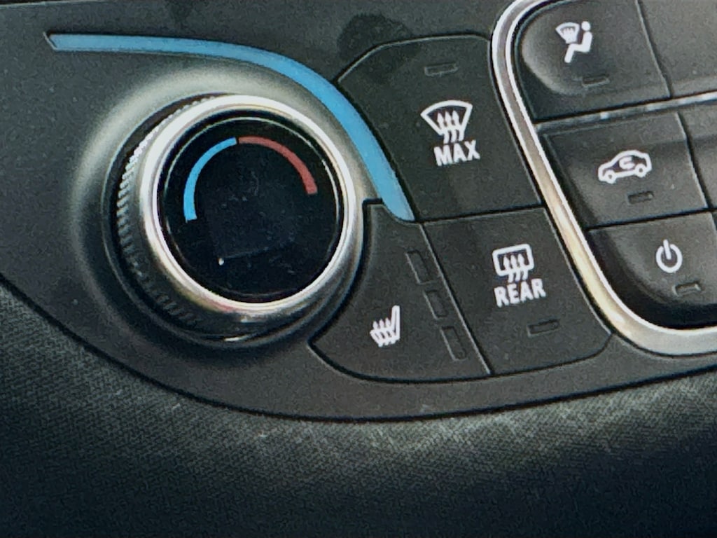 Used 2024 Chevrolet Malibu 1LT w/Heated Seats,Android Auto & Apple Carplay Sedan