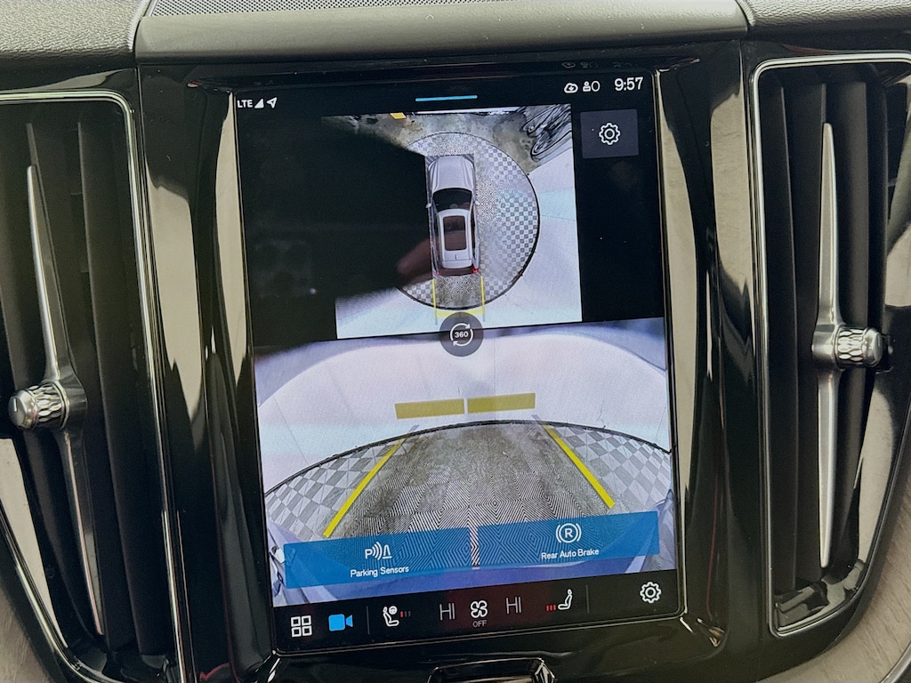 Used 2025 Volvo XC60 B5 Plus AWD w/Navigation,Leather,Pano Sunroof SUV