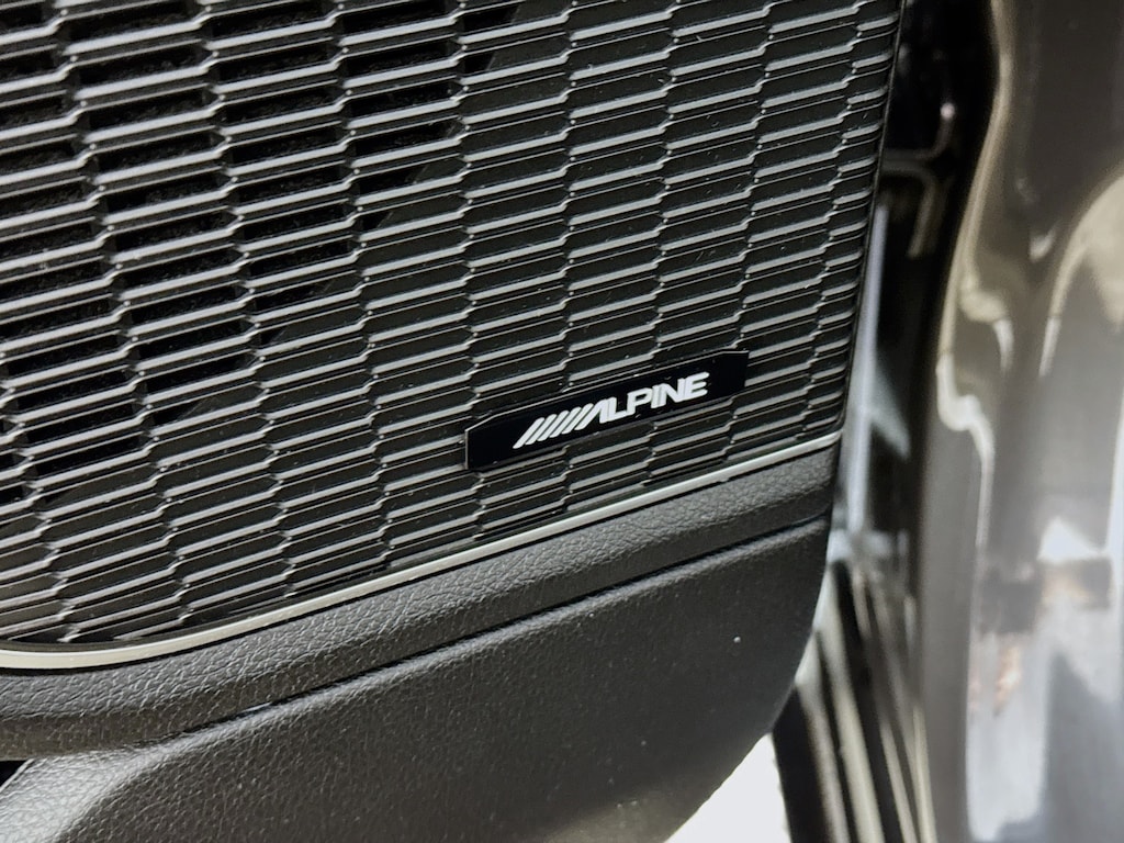 Used 2022 Jeep Grand Cherokee L Limited 4x4 w/Navigation,Leather, Pano Sunroof SUV