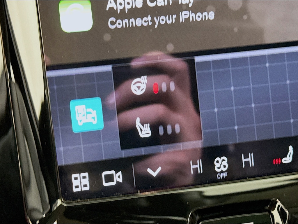 Used 2025 Volvo XC60 B5 Plus AWD w/Navigation,Leather,Pano Sunroof SUV