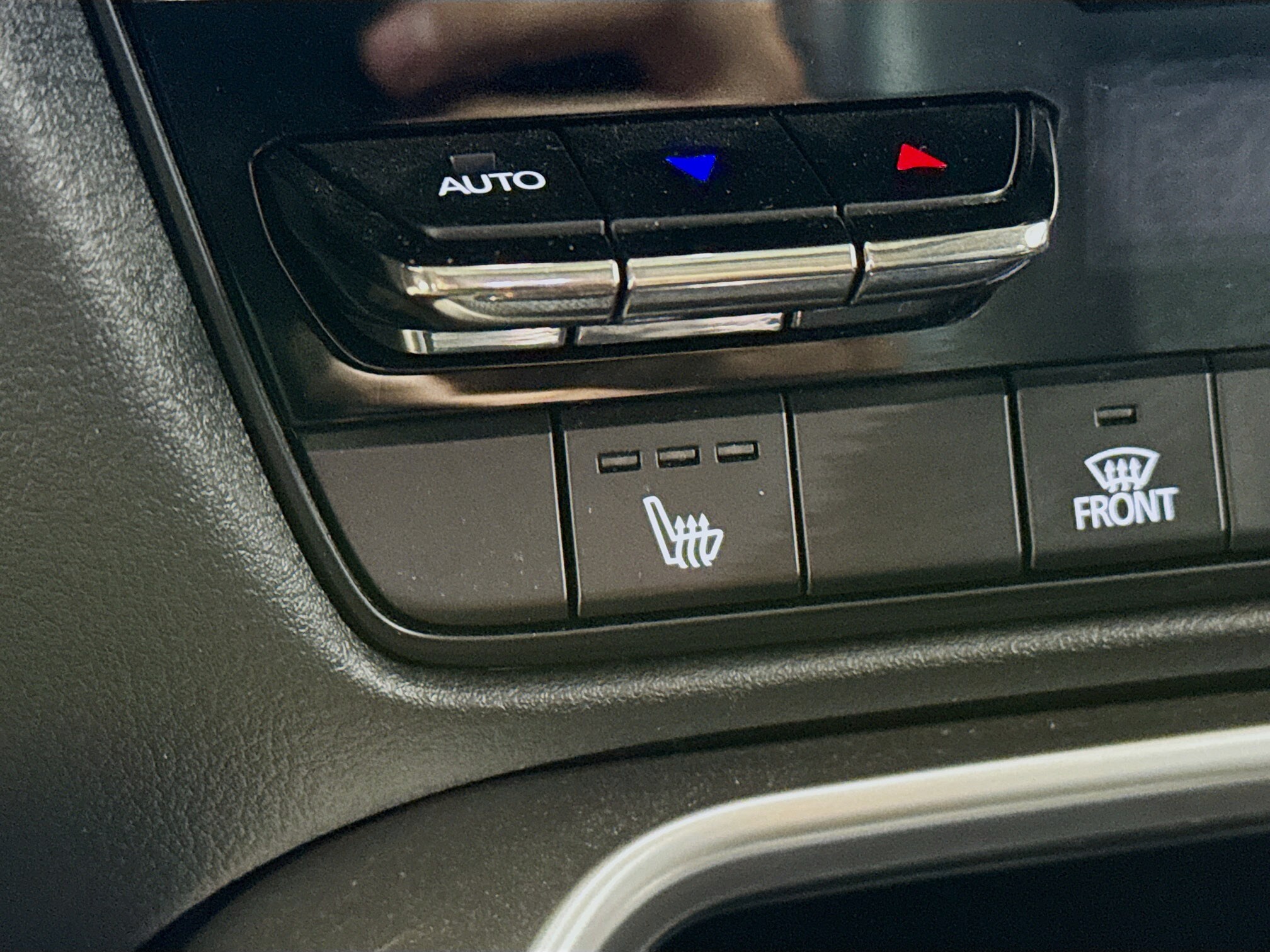 2024 Mazda CX-90 Plug-in Hybrid Preferred photo 2