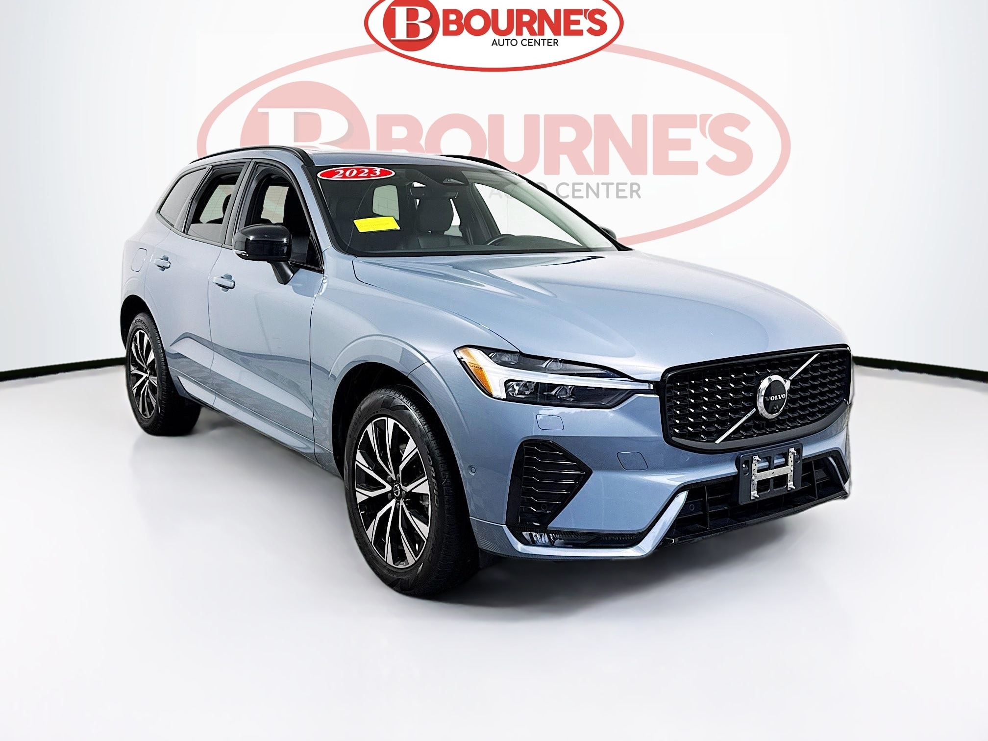 2023 Volvo XC60 Plus's photo
