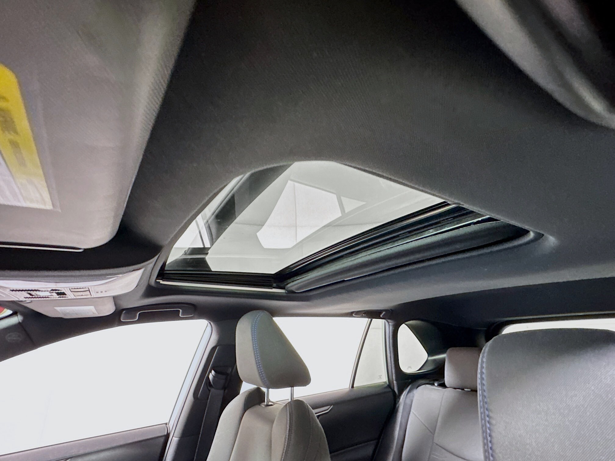 2022 Toyota RAV4 Hybrid photo 4