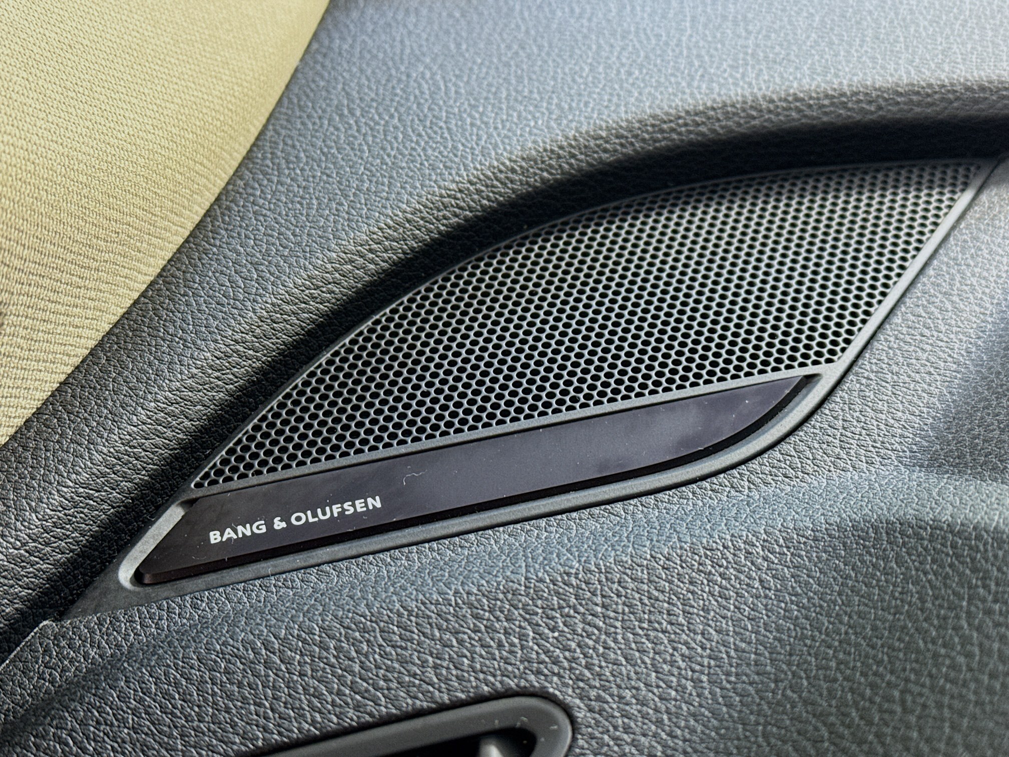 2023 Audi Q5 45 S line Premium photo 3