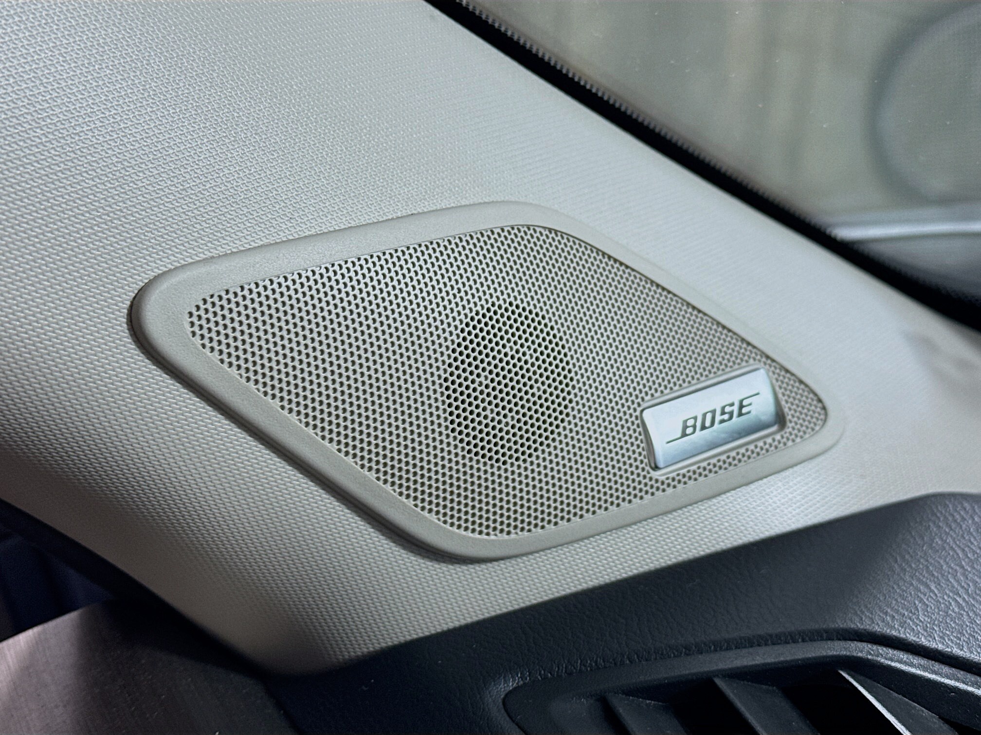 2023 Nissan Pathfinder Platinum photo 4