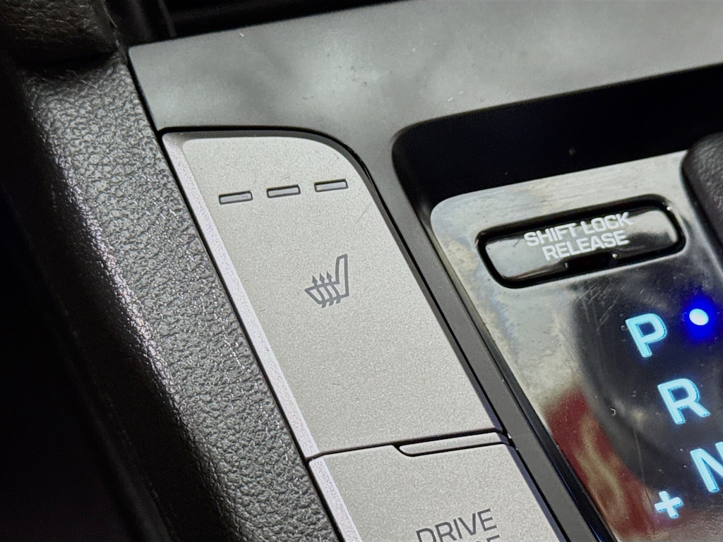 Used 2018 Hyundai Elantra Value w/Heated Seats,Sunroof,Android&Apple Carplay Sedan