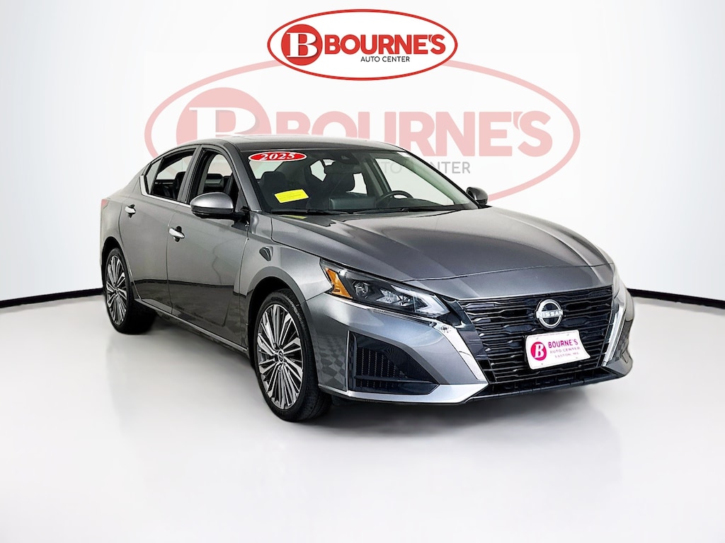 Used 2025 Nissan Altima SL AWD w/Navigation,Leather,Sunroof Sedan
