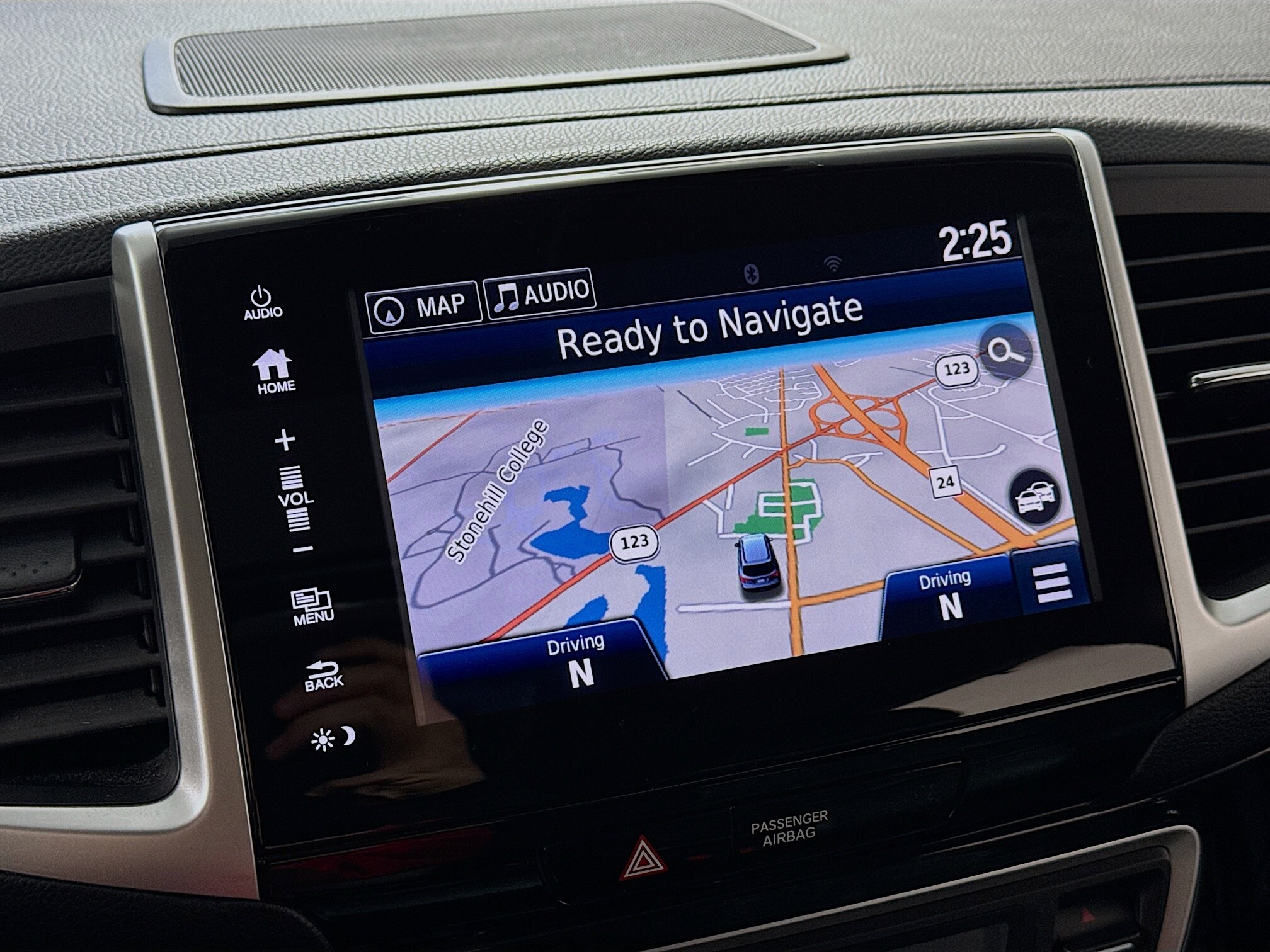 2017 Honda Pilot Touring photo 2