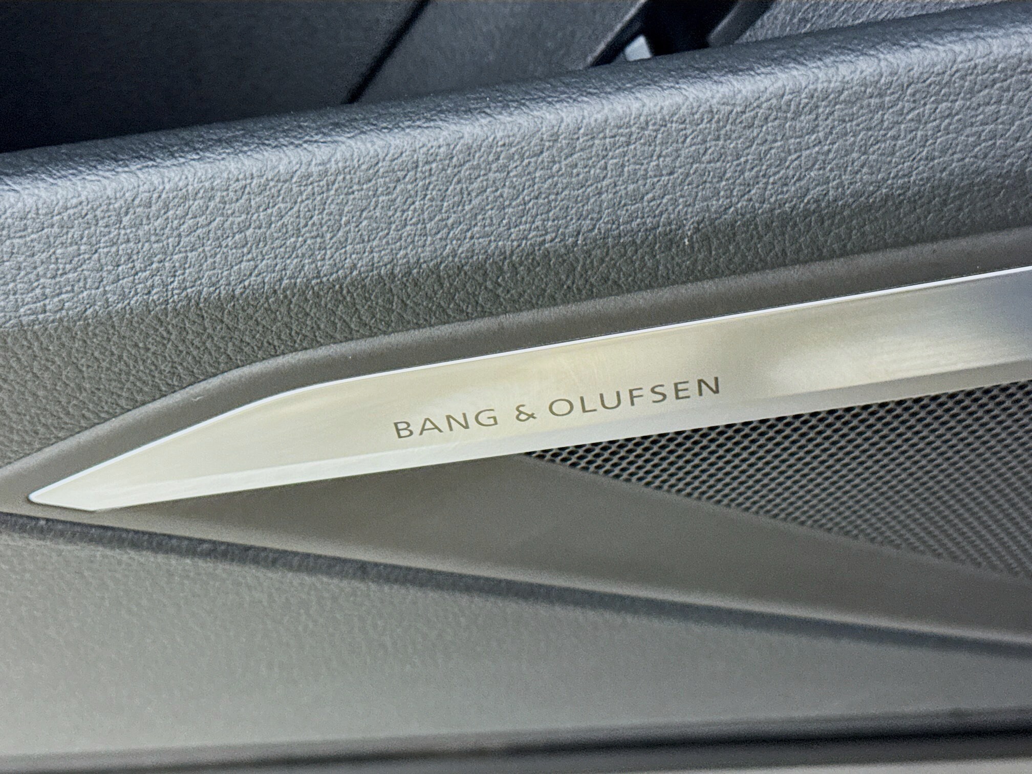 2024 Audi Q8 E-tron Premium Plus photo 3