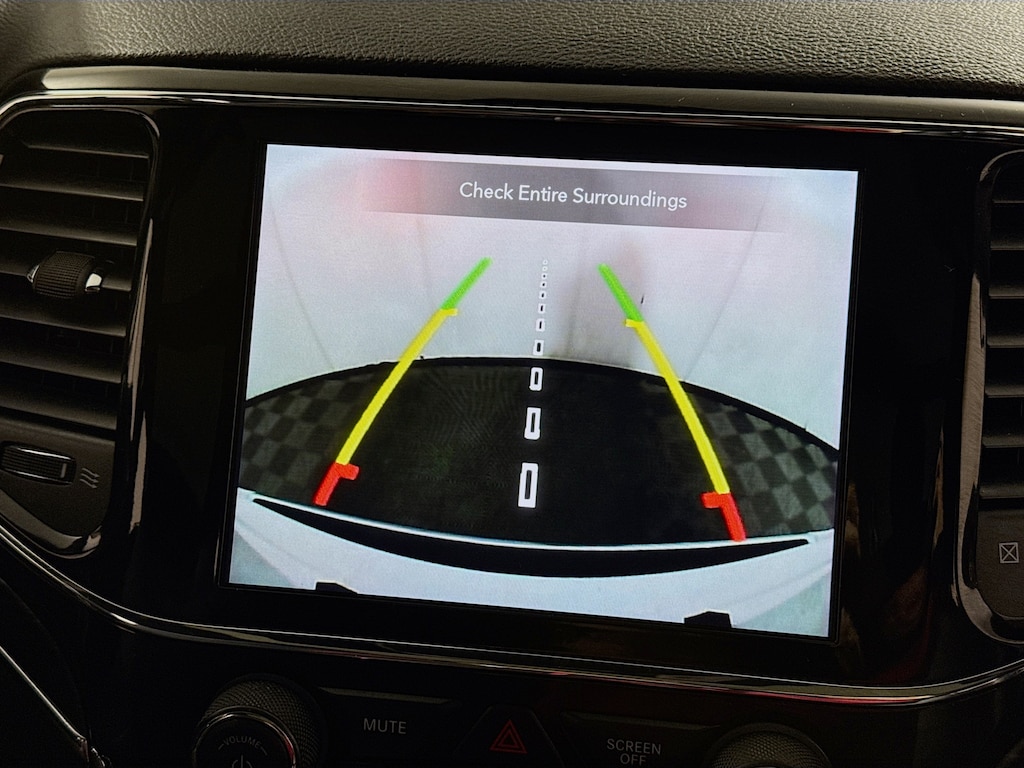 Used 2022 Jeep Grand Cherokee Limited 4x4 w/Navigation,Leather,Pano Sunroof SUV