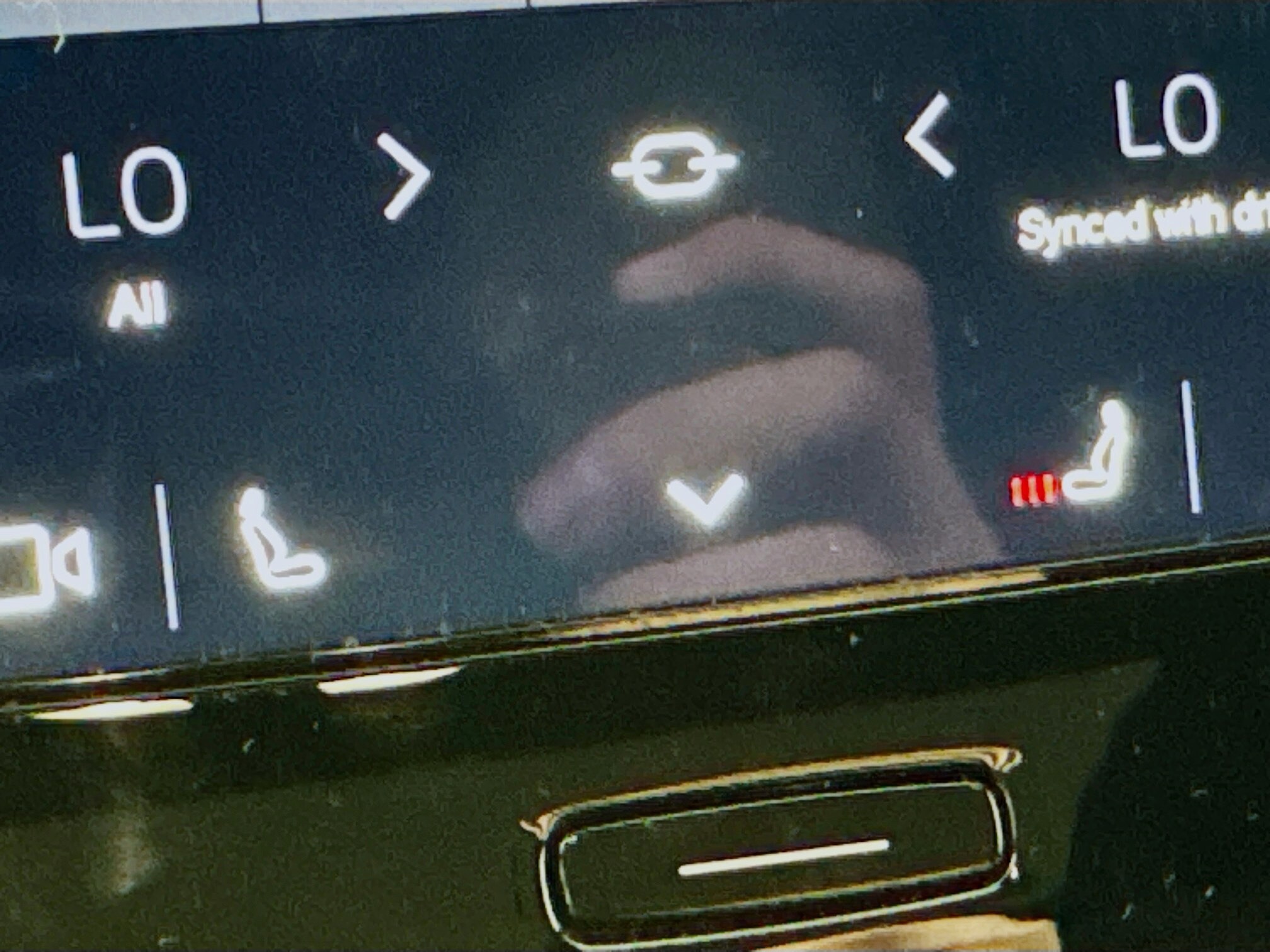 2025 Volvo XC40 Core photo 4