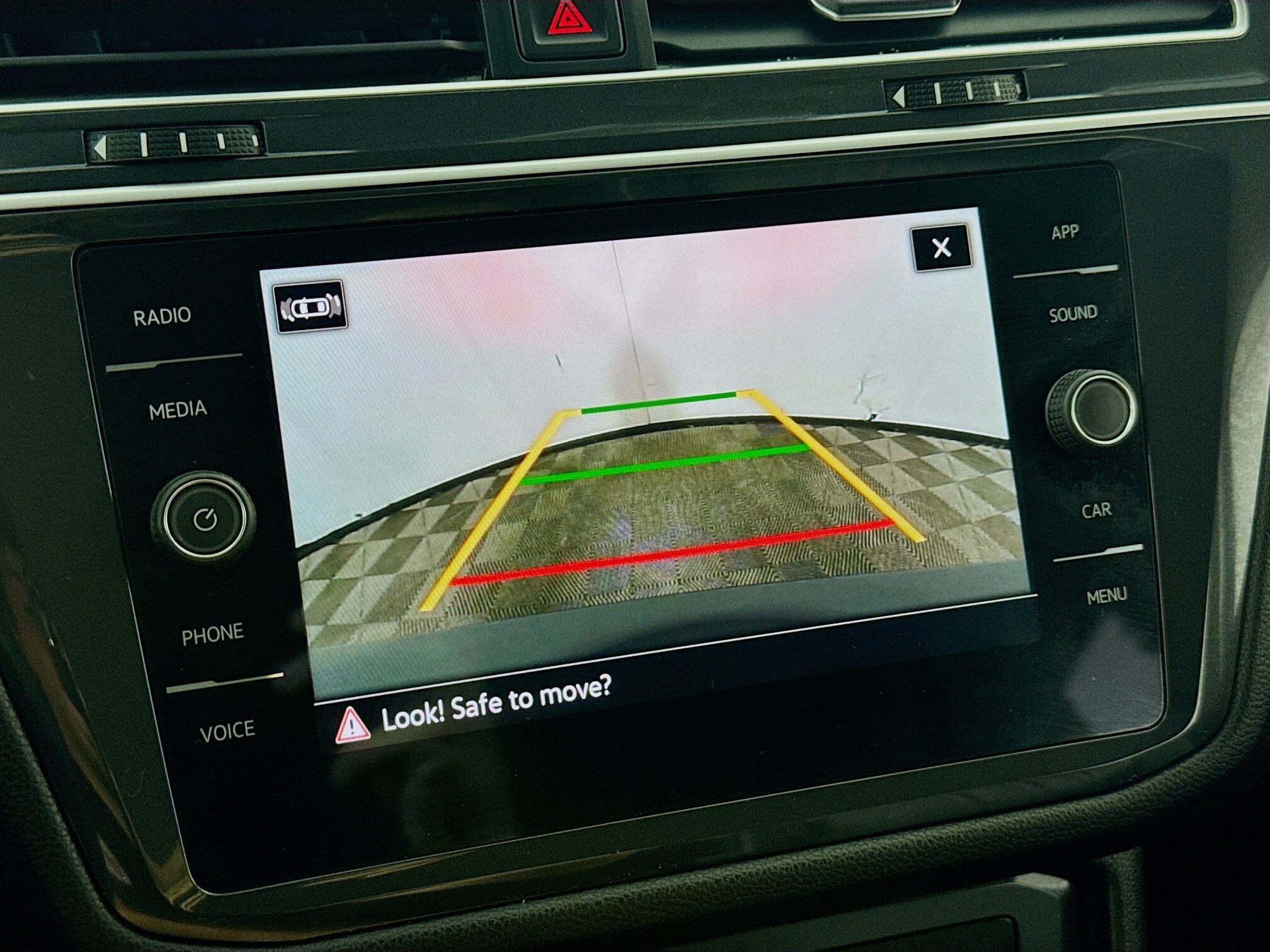 2024 Volkswagen Tiguan SE Wolfsburg Edition photo 2