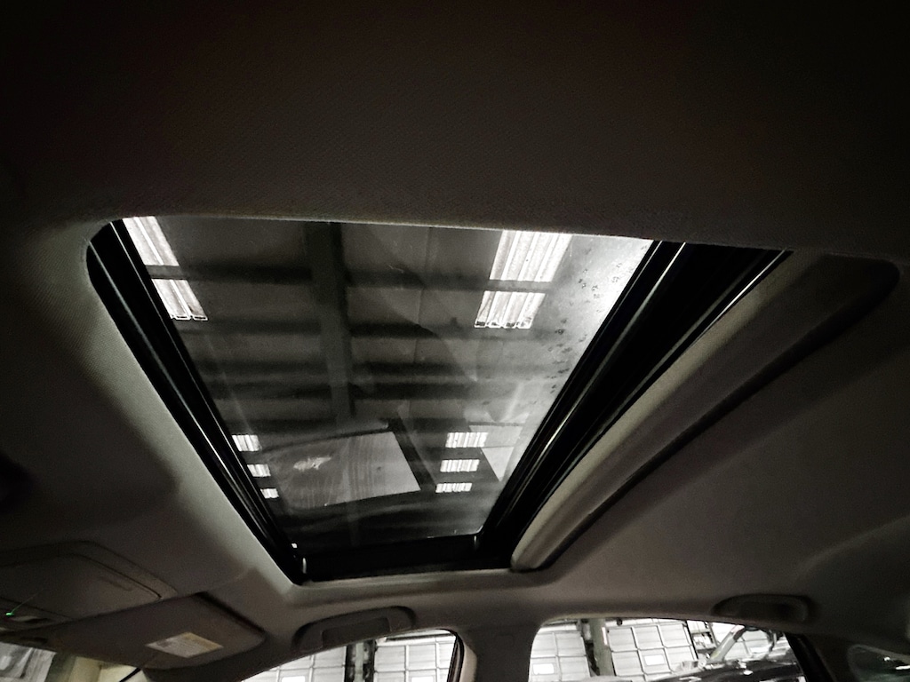 Used 2018 Honda Accord Touring 2.0T w/Navigation,Leather,Sunroof Sedan