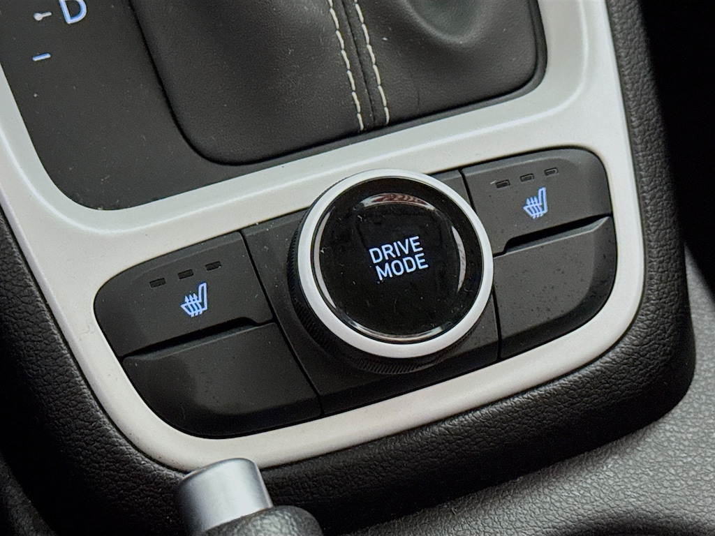 Used 2023 Hyundai Venue Limited w/Navigation,Heated Seats,Remote Start SUV